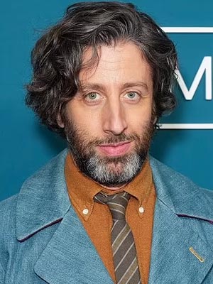 Саймон Хелберг в роли Мартина Фистера